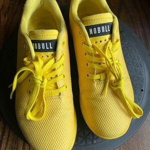 NOBULL  Women’s Yellow Sneakers Sz 7